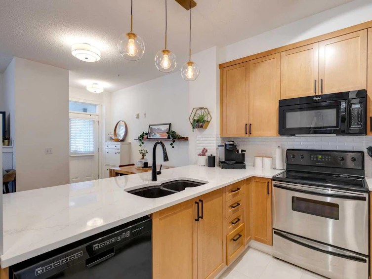 4-2001 34 Avenue SW, Calgary, AB, T2T 2C4 - 13
