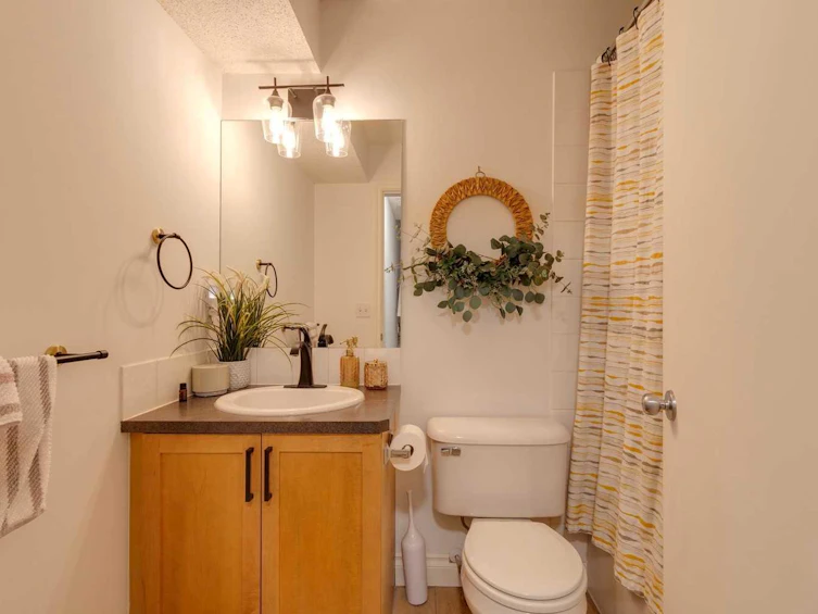 4-2001 34 Avenue SW, Calgary, AB, T2T 2C4 - 24