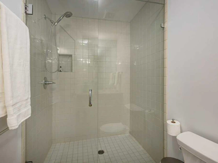 915 18 Avenue SW, Calgary, AB, T2T 0H2 - 22