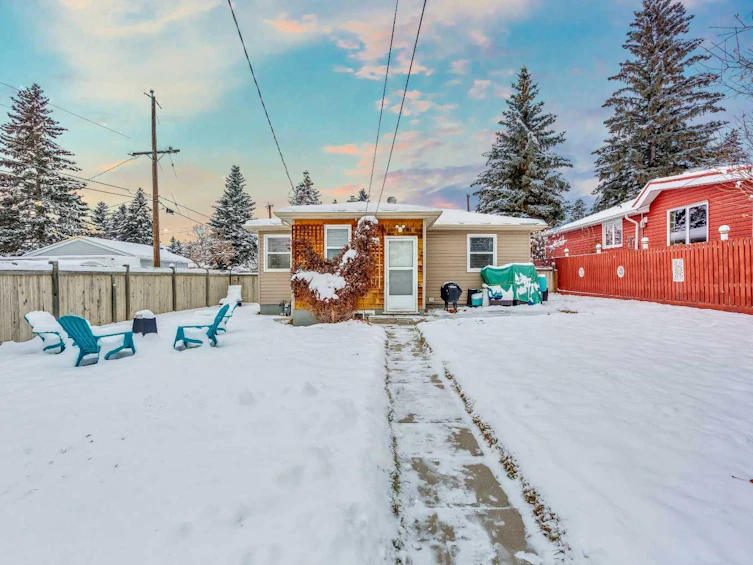 2004 52 Street NW, Calgary, AB, T3B 1C4 - 24