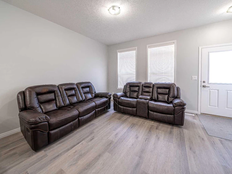 4002-1001 8 Street NW, Airdrie, AB, T4B 0W7 - 4