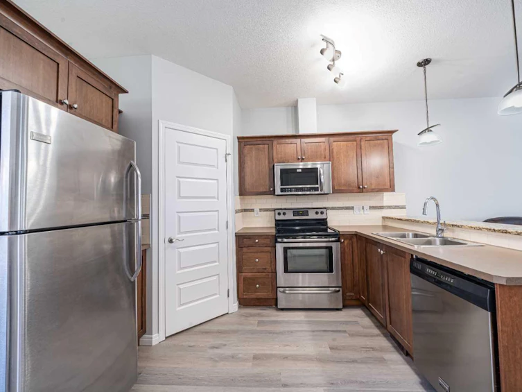 4002-1001 8 Street NW, Airdrie, AB, T4B 0W7 - 6
