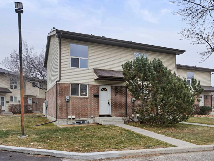 75-32 Whitnel Court NE, Calgary, AB, T1Y 5E3 - 3