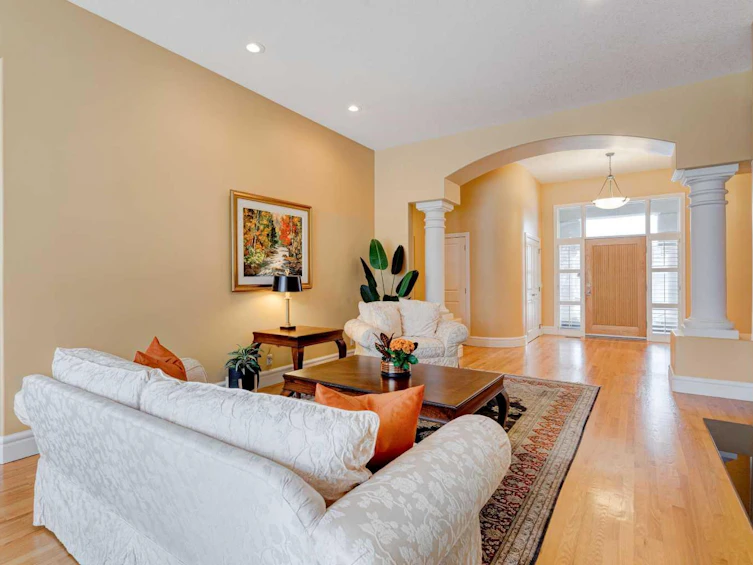 24 Schiller Crescent NW, Calgary, AB, T3L 1W7 - 4