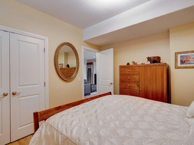 24 Schiller Crescent NW, Calgary, AB, T3L 1W7 - 35