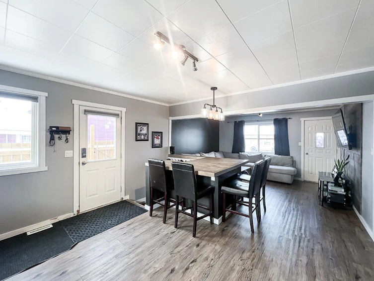7 1 Avenue SE, Falher, AB, T0H 1M0 - 2