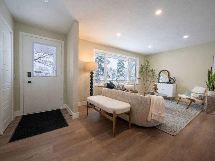 2111 Vista Crescent NE, Calgary, AB, T2E 6H9 - 3