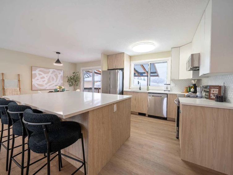 2111 Vista Crescent NE, Calgary, AB, T2E 6H9 - 7