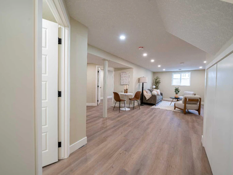 2111 Vista Crescent NE, Calgary, AB, T2E 6H9 - 21
