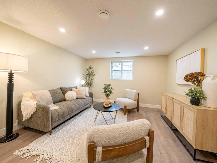 2111 Vista Crescent NE, Calgary, AB, T2E 6H9 - 24