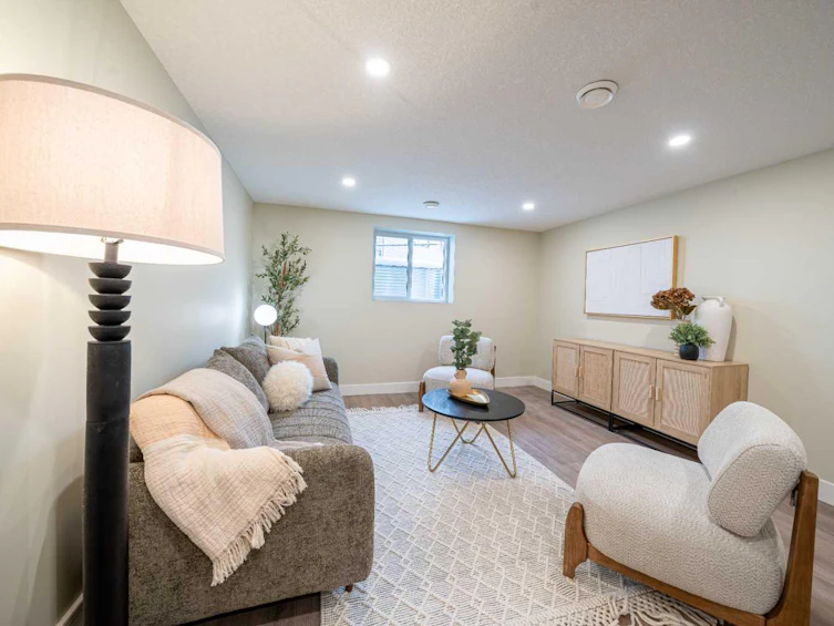 2111 Vista Crescent NE, Calgary, AB, T2E 6H9 - 25