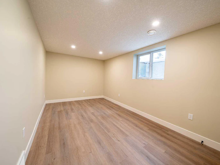 2111 Vista Crescent NE, Calgary, AB, T2E 6H9 - 27