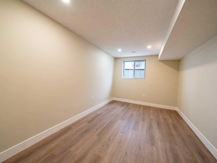2111 Vista Crescent NE, Calgary, AB, T2E 6H9 - 29