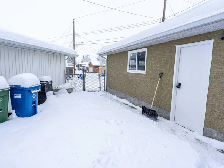 2111 Vista Crescent NE, Calgary, AB, T2E 6H9 - 38