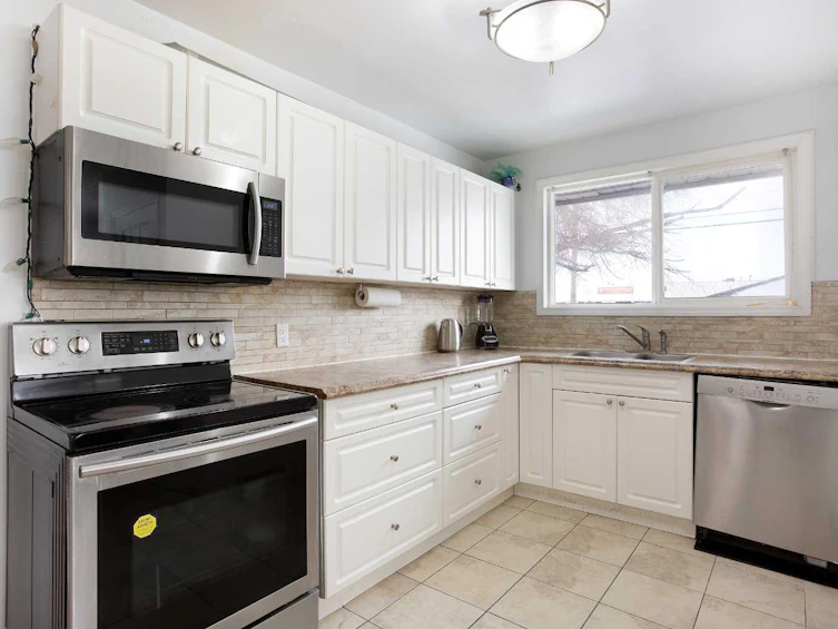 2040 47 Street SE, Calgary, AB, T2B 1L3 - 6