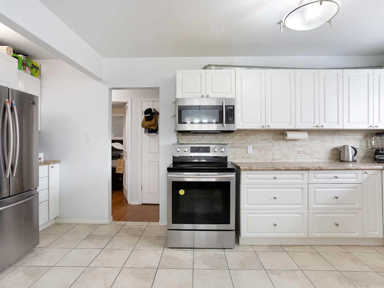 2040 47 Street SE, Calgary, AB, T2B 1L3 - 9