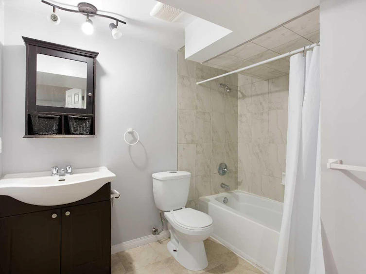 2040 47 Street SE, Calgary, AB, T2B 1L3 - 19