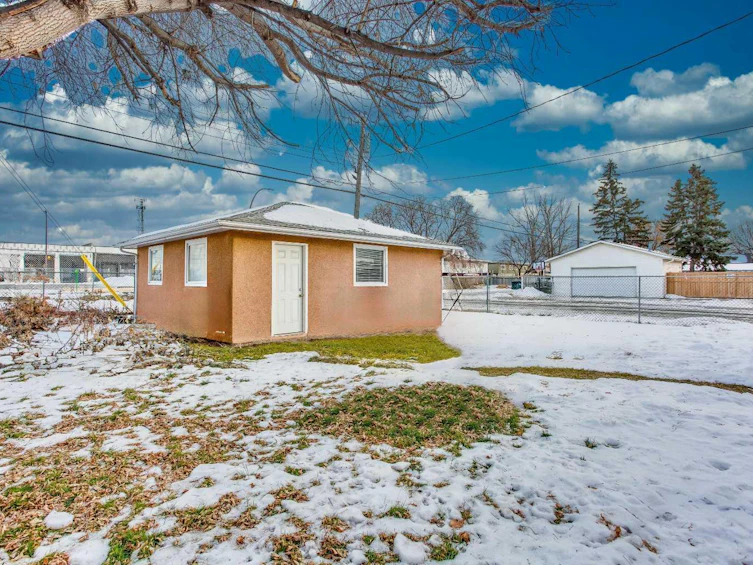 2040 47 Street SE, Calgary, AB, T2B 1L3 - 20