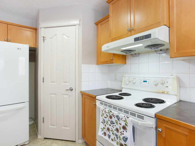 209 Douglas Glen Boulevard SE, Calgary, AB, T2Z 3Y4 - 9
