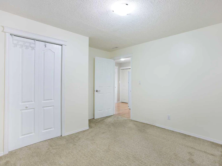209 Douglas Glen Boulevard SE, Calgary, AB, T2Z 3Y4 - 26