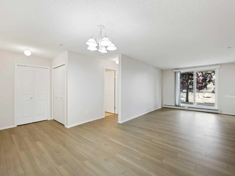 115-3000 Somervale Court SW, Calgary, AB, T2Y 4J2 - 3