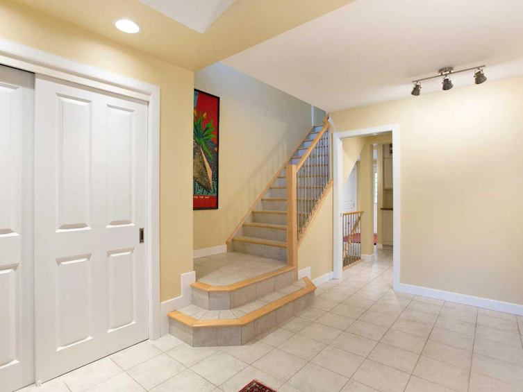 2 Varston Place NW, Calgary, AB, T3A 0B7 - 5