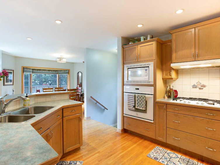 73 Langton Drive SW, Calgary, AB, T3E 5G1 - 7