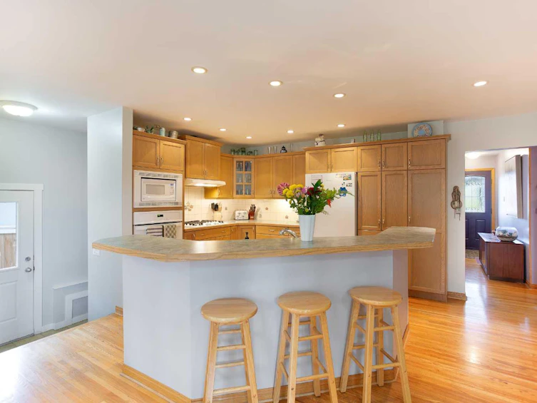 73 Langton Drive SW, Calgary, AB, T3E 5G1 - 5