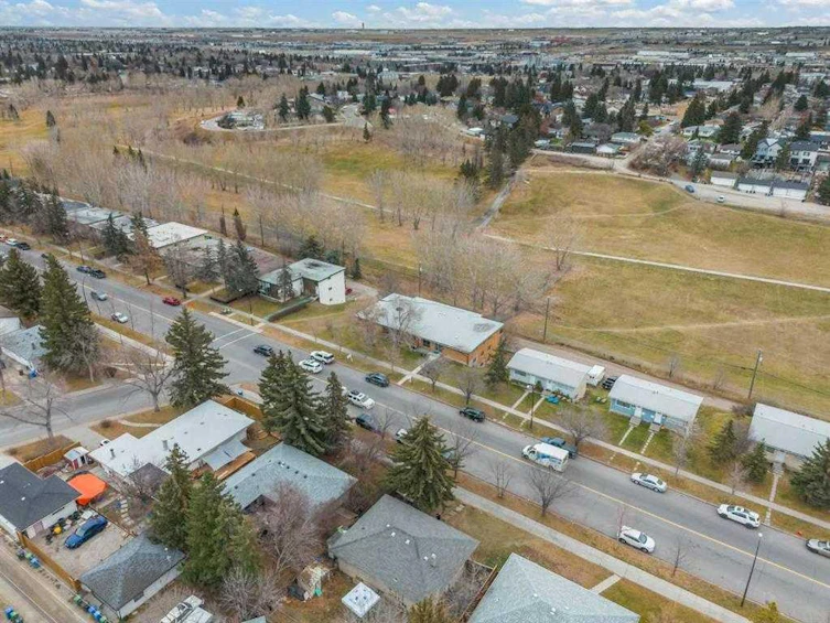 205-4328 4 Street NW, Calgary, AB, T2K 1A2 - 3