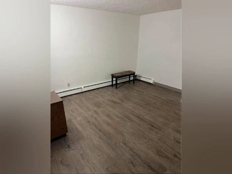 205-4328 4 Street NW, Calgary, AB, T2K 1A2 - 8