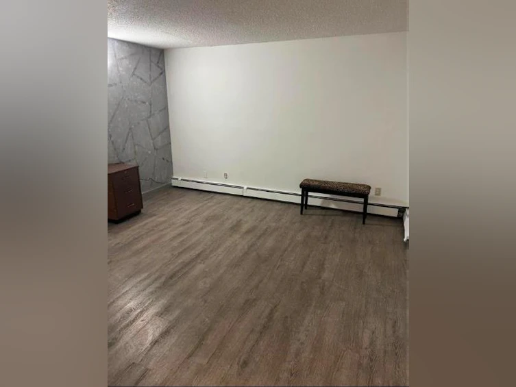 205-4328 4 Street NW, Calgary, AB, T2K 1A2 - 9