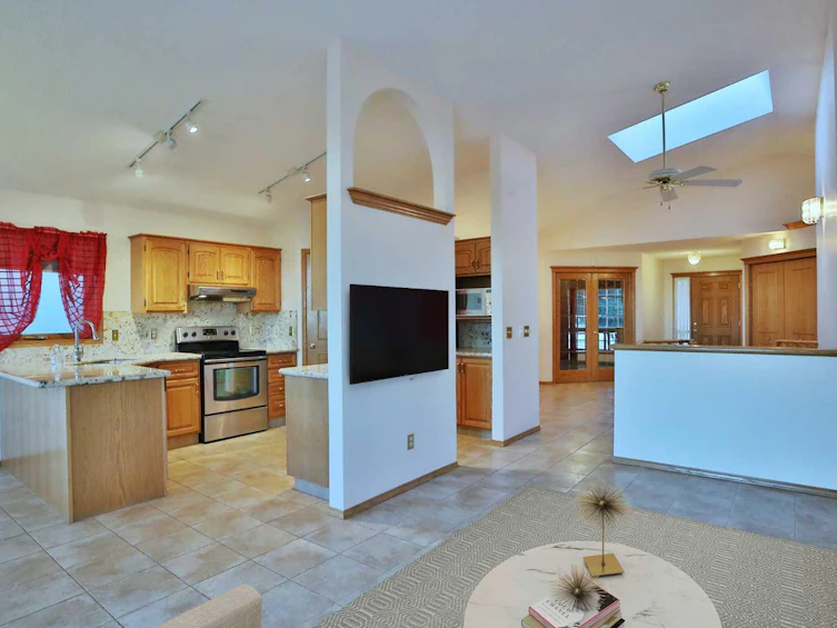 8 Hamptons Rise NW, Calgary, AB, T3A 5E6 - 2