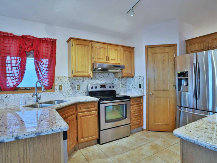 8 Hamptons Rise NW, Calgary, AB, T3A 5E6 - 3