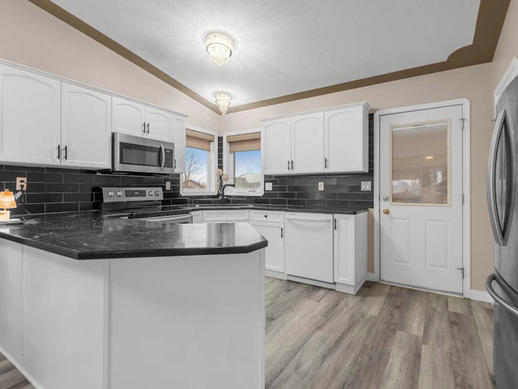 13 Keast Way, Red Deer, AB, T4P 3Z3 - 14