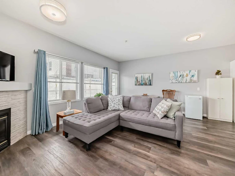 110-2850 51 Street SW, Calgary, AB, T3E 6S7 - 6