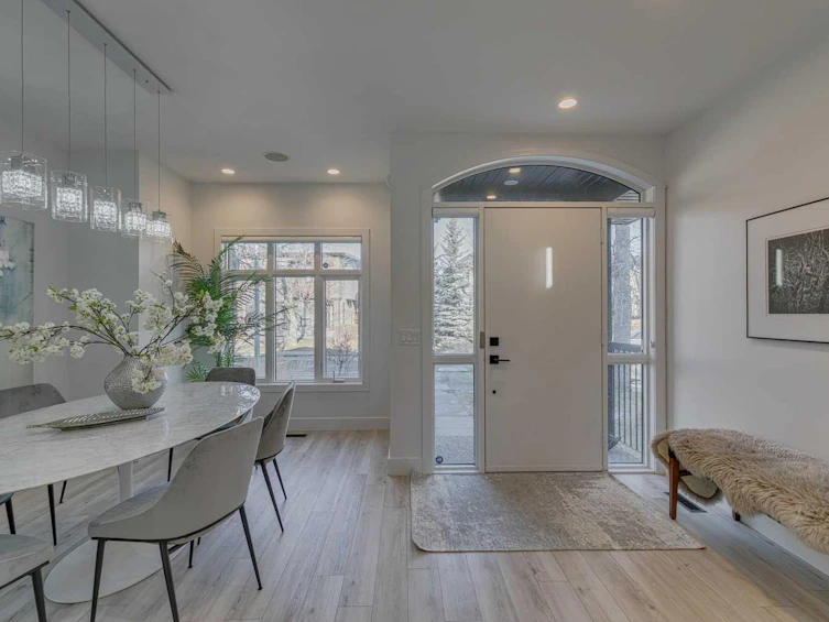 2045 49 Avenue SW, Calgary, AB, T2T 2V5 - 4