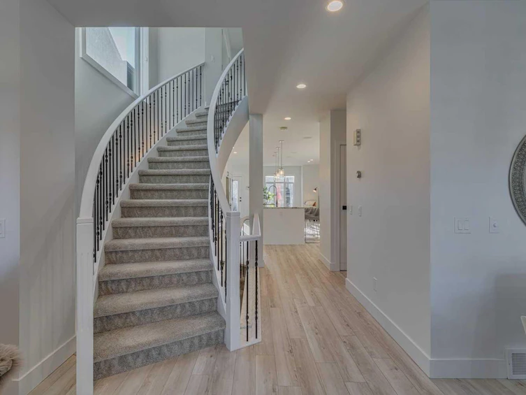 2045 49 Avenue SW, Calgary, AB, T2T 2V5 - 6