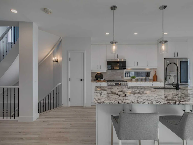 2045 49 Avenue SW, Calgary, AB, T2T 2V5 - 9