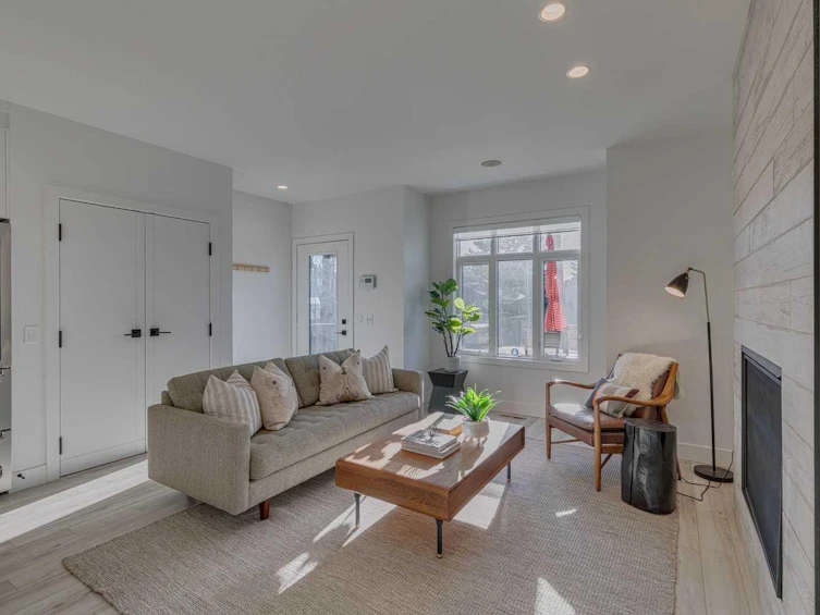 2045 49 Avenue SW, Calgary, AB, T2T 2V5 - 17