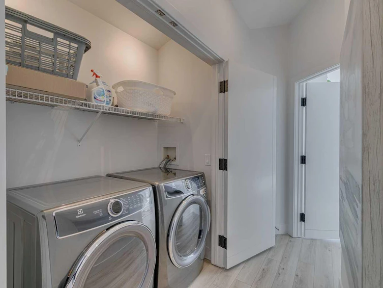 2045 49 Avenue SW, Calgary, AB, T2T 2V5 - 34