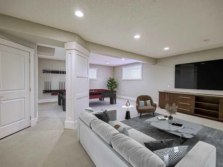 3257 81 Street SW, Calgary, AB, T3H 5N2 - 44