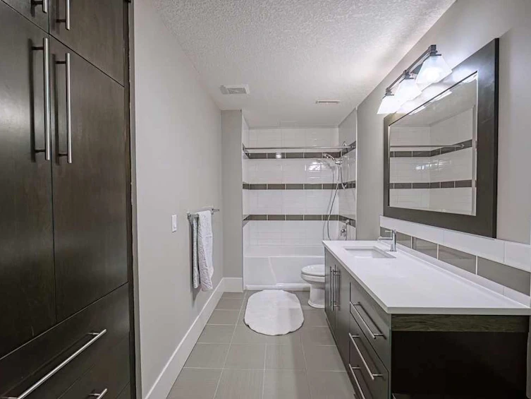 3257 81 Street SW, Calgary, AB, T3H 5N2 - 50