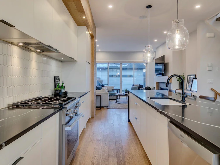 4511 16a Street SW, Calgary, AB, T2T 4L8 - 7