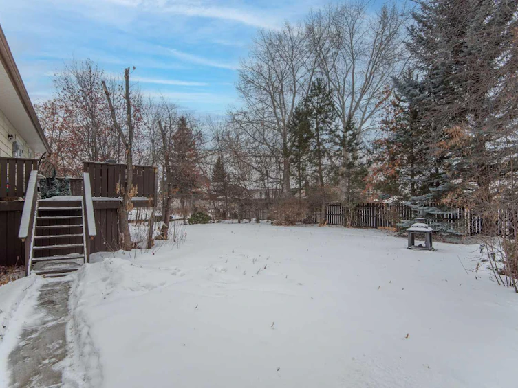 61 Mccullough Crescent, Red Deer, AB, T4R 1S5 - 4