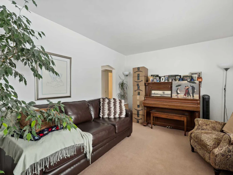 612 12 Avenue NE, Calgary, AB, T2E 1B1 - 5