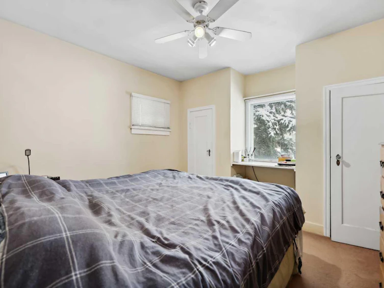 612 12 Avenue NE, Calgary, AB, T2E 1B1 - 9