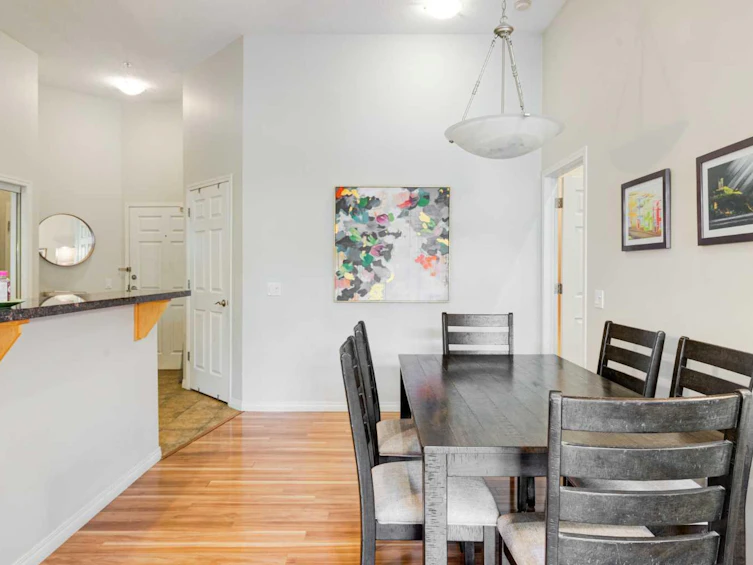 203-881 15 Avenue SW, Calgary, AB, T2R 1R8 - 4