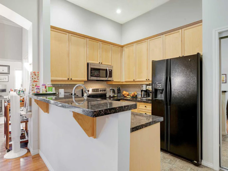 203-881 15 Avenue SW, Calgary, AB, T2R 1R8 - 9