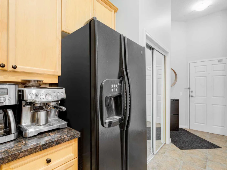 203-881 15 Avenue SW, Calgary, AB, T2R 1R8 - 12