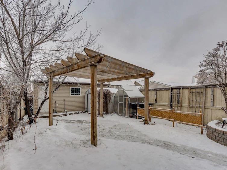 129 Elgin Place SE, Calgary, AB, T2C 4V9 - 3